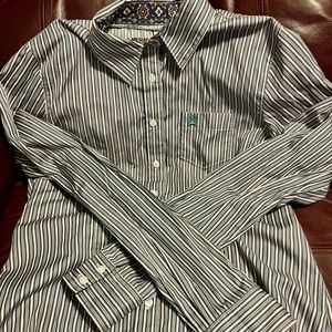 Cinch women’s button down, new without tags